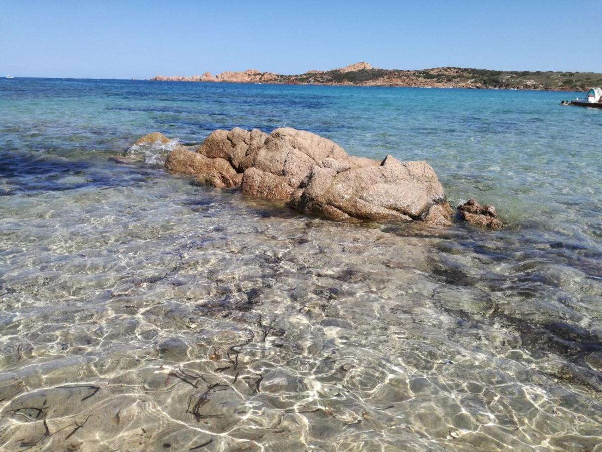 Ferienwohnung Fronte Mare Attico Indipendente Ed Esclusivo Con Terrazza Panoramica Isola Rossa Exterior foto